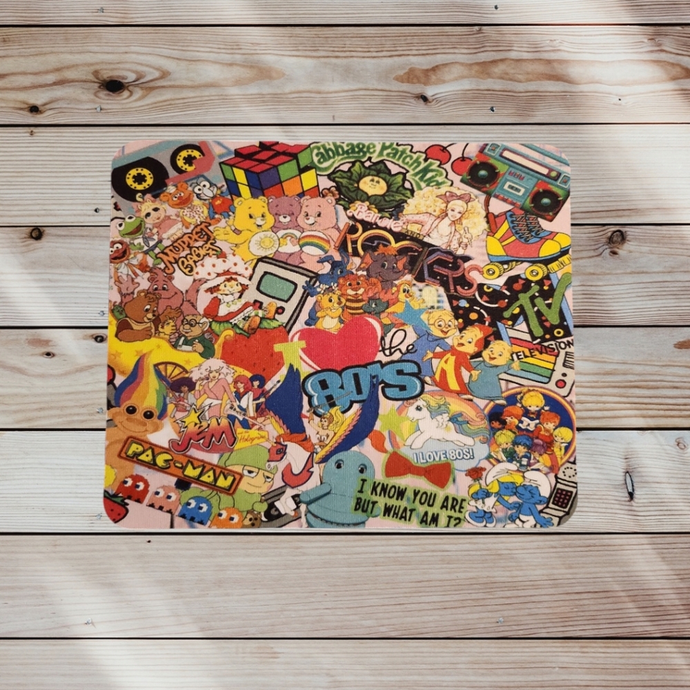 ❤️ The 80s Themed Mouse Pad